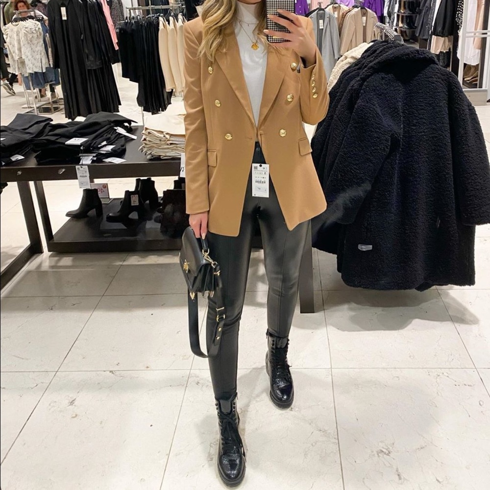✨BLOGGER FAV✨ Zara Blazer with Buttons - Picture 5 of 11